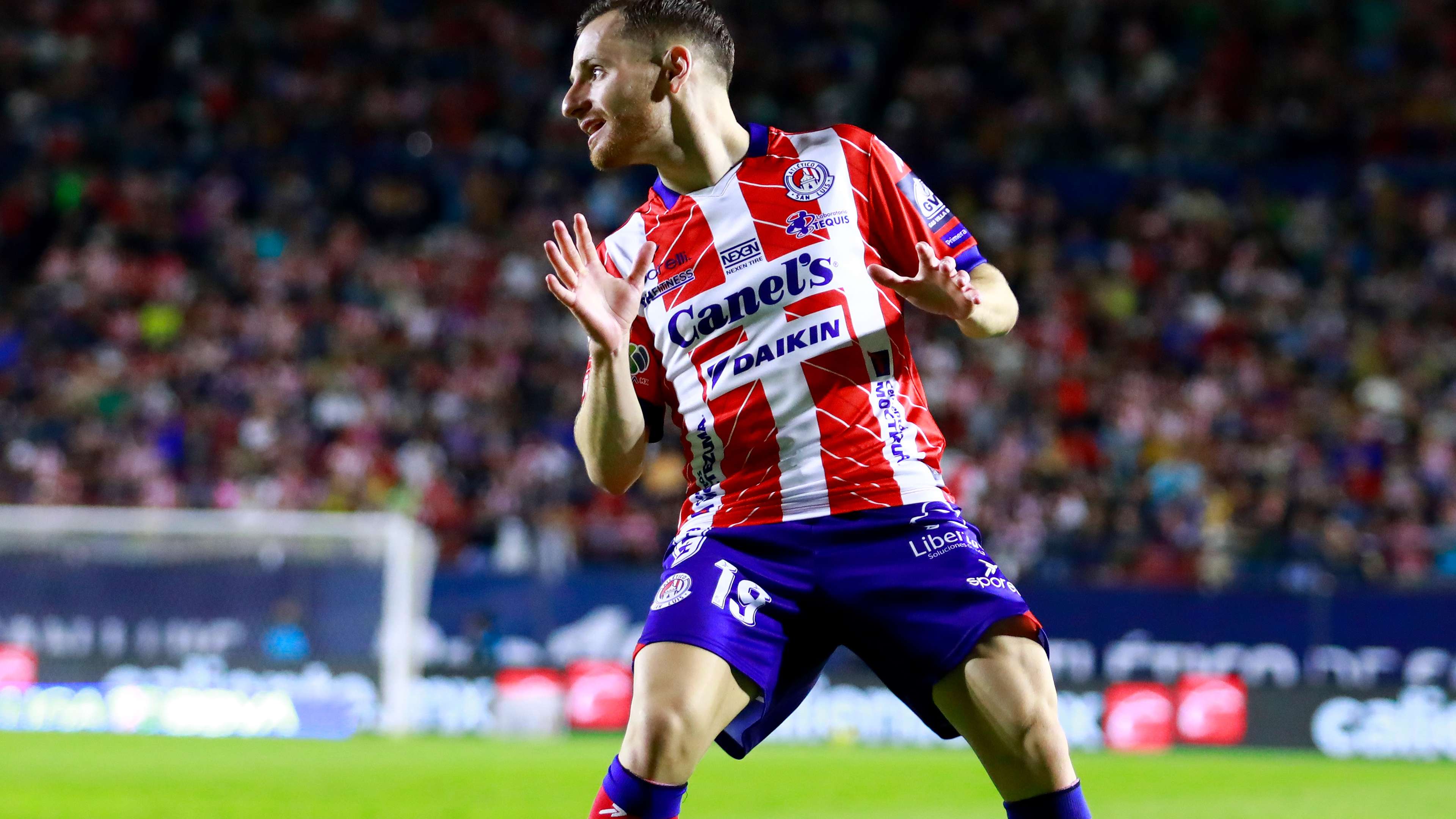 半场快攻扣 半场快攻扣